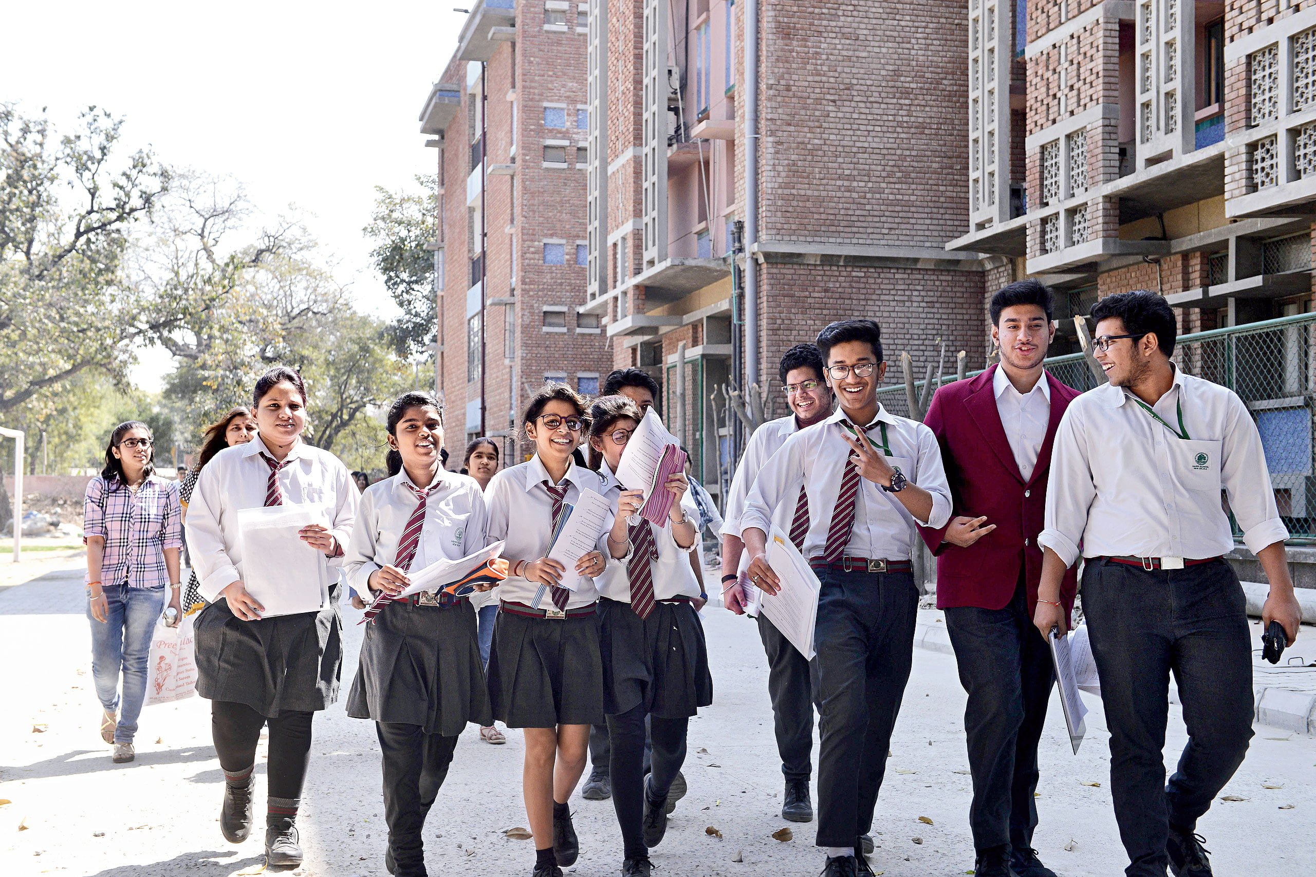 CBSE asks schools to keep student bags light